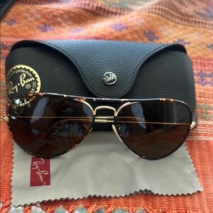 Like New Ray-Ban RB3025-J-M Aviator Full Color Sunglasses – Full Tortoise